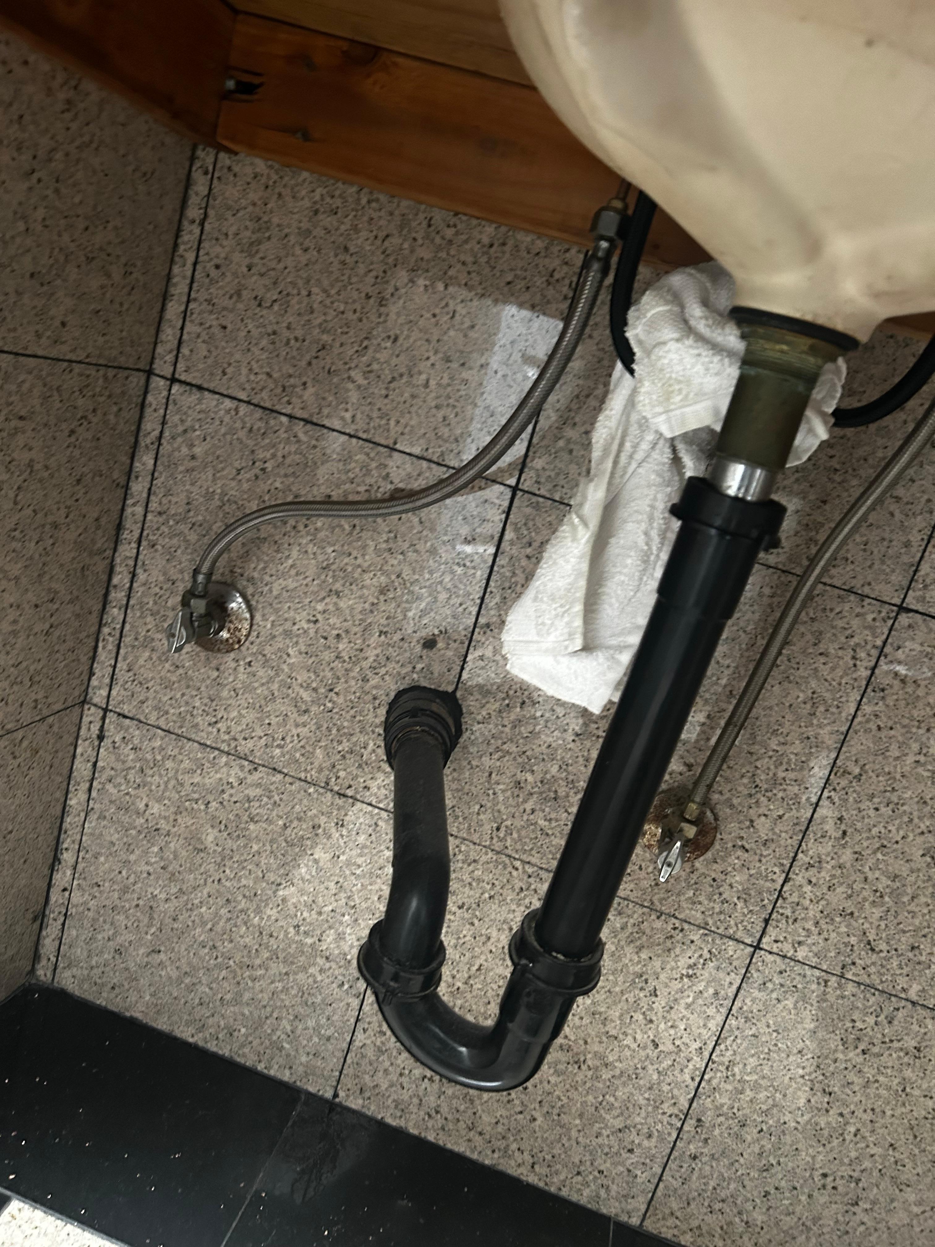 Old towel to hold the leaking pipe 