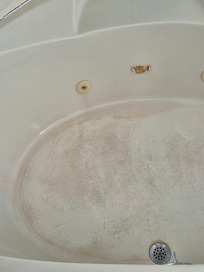 Dirty lookingJacuzzi tub