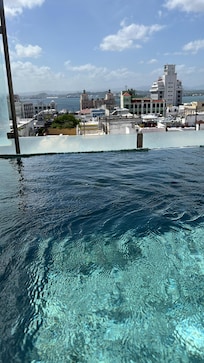 Excelent panoramic pool.