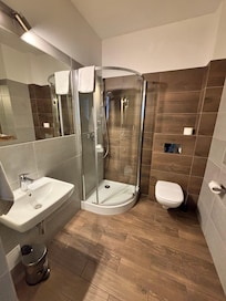 Bathroom with complementary toiletries