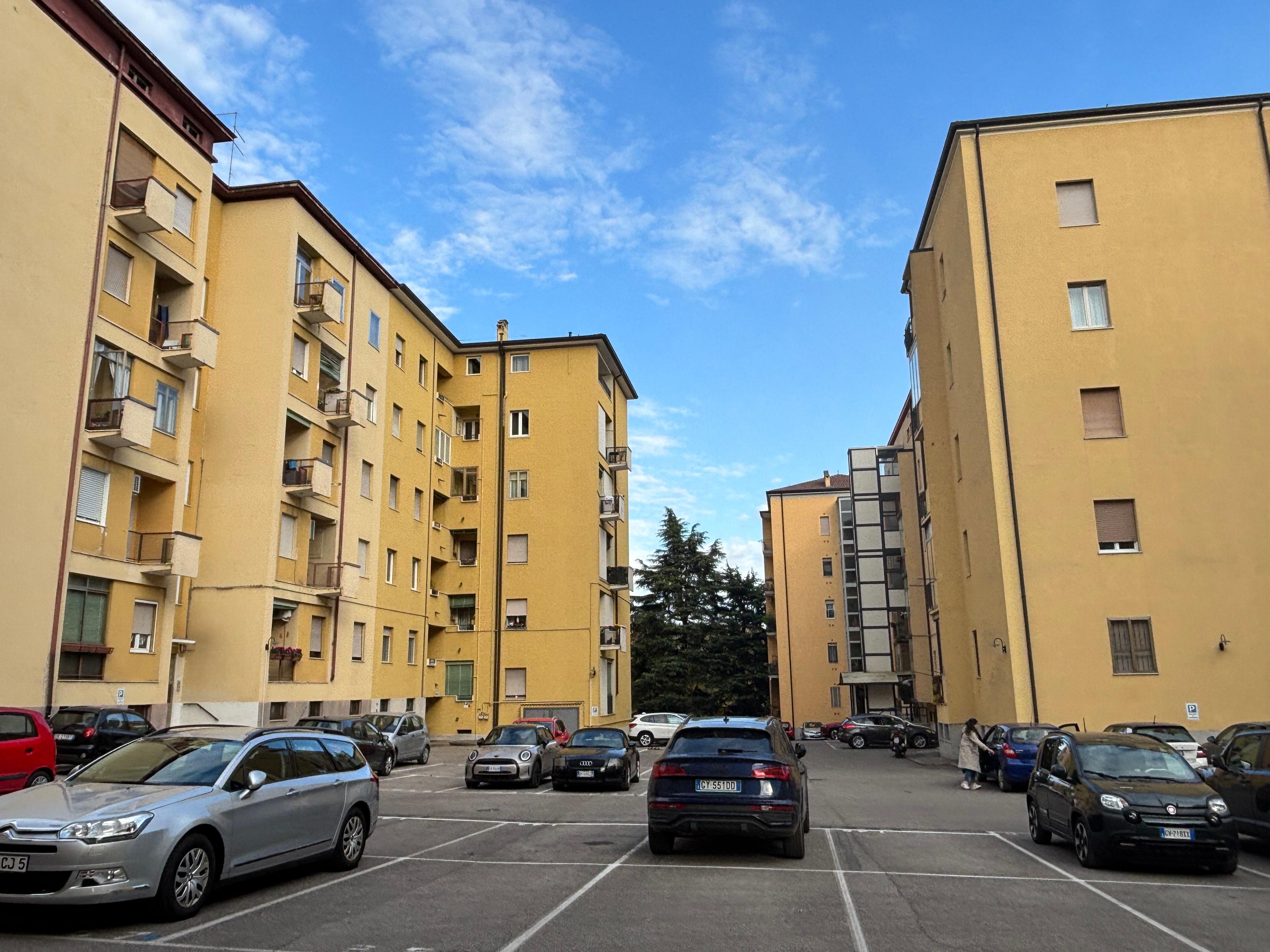 アパートの敷地