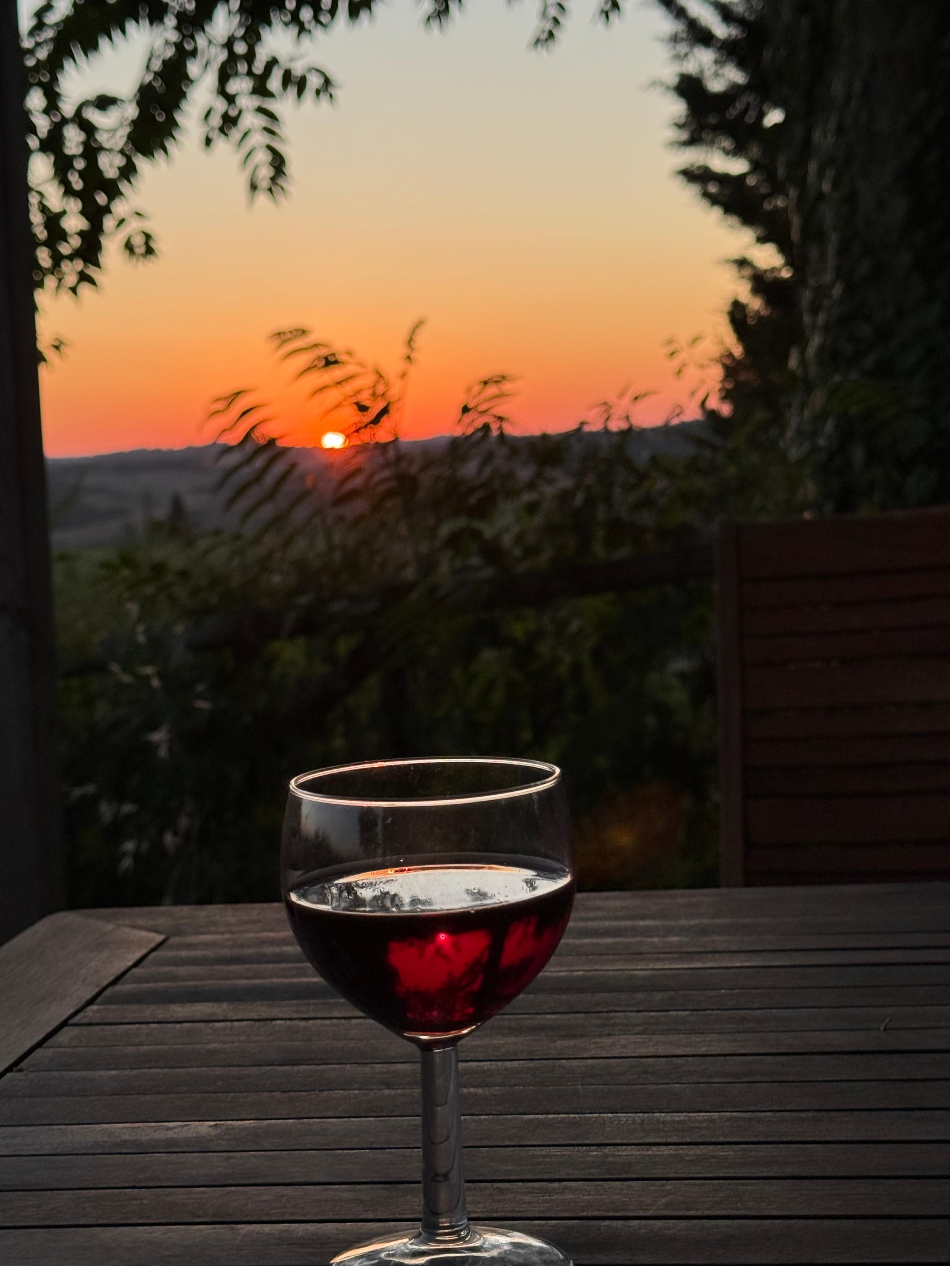 Vino & a golden Sunset!