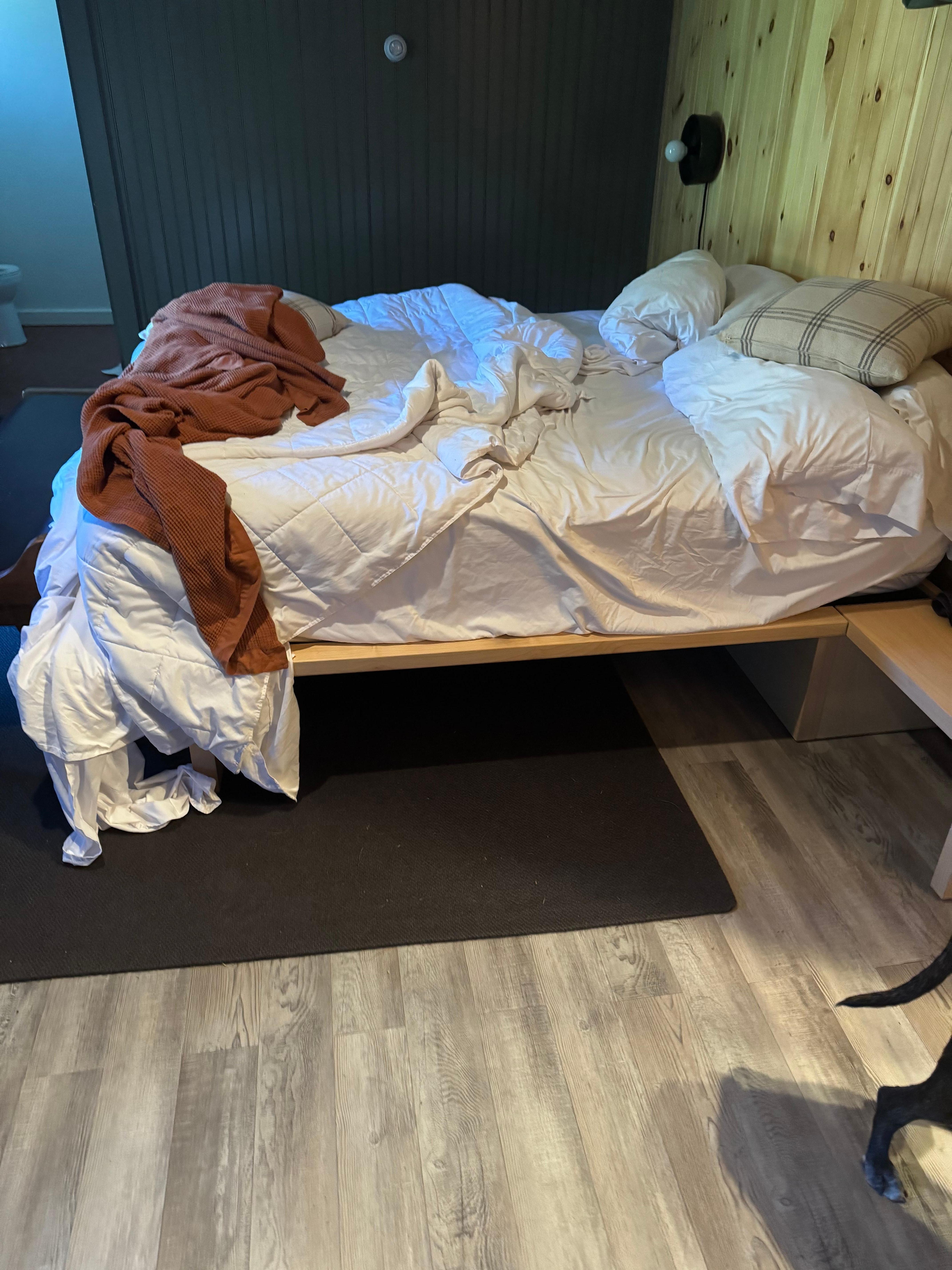 This is the king bed in question 