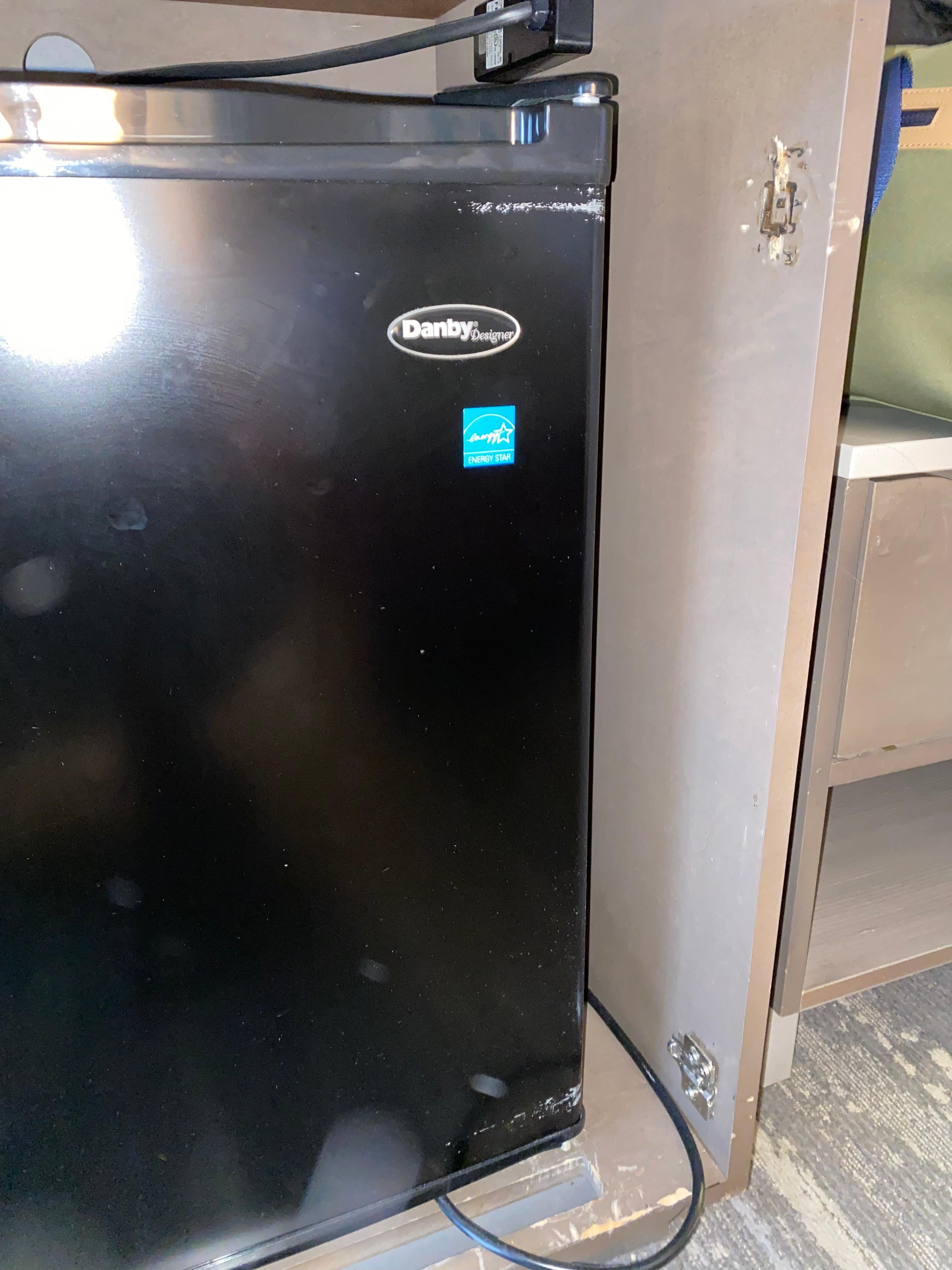 Damage furniture - no fridge door 