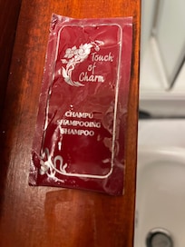 Celui ci avait déjà servi mais peut être pensait ils que cela pouvait encore servir enfin surtout l’emballage