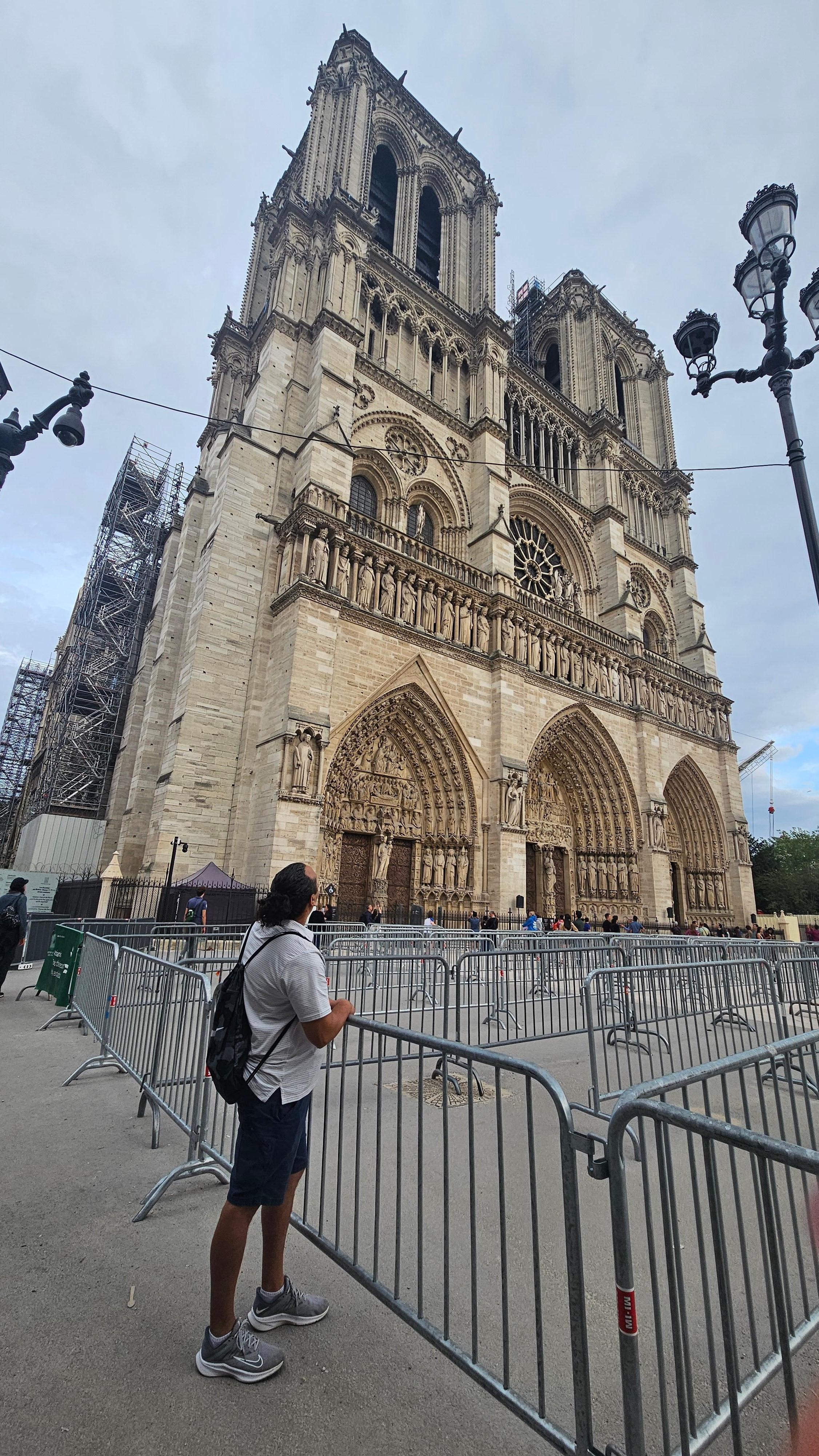 Notre Dame, 10 minutes away