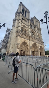 Notre Dame, 10 minutes away