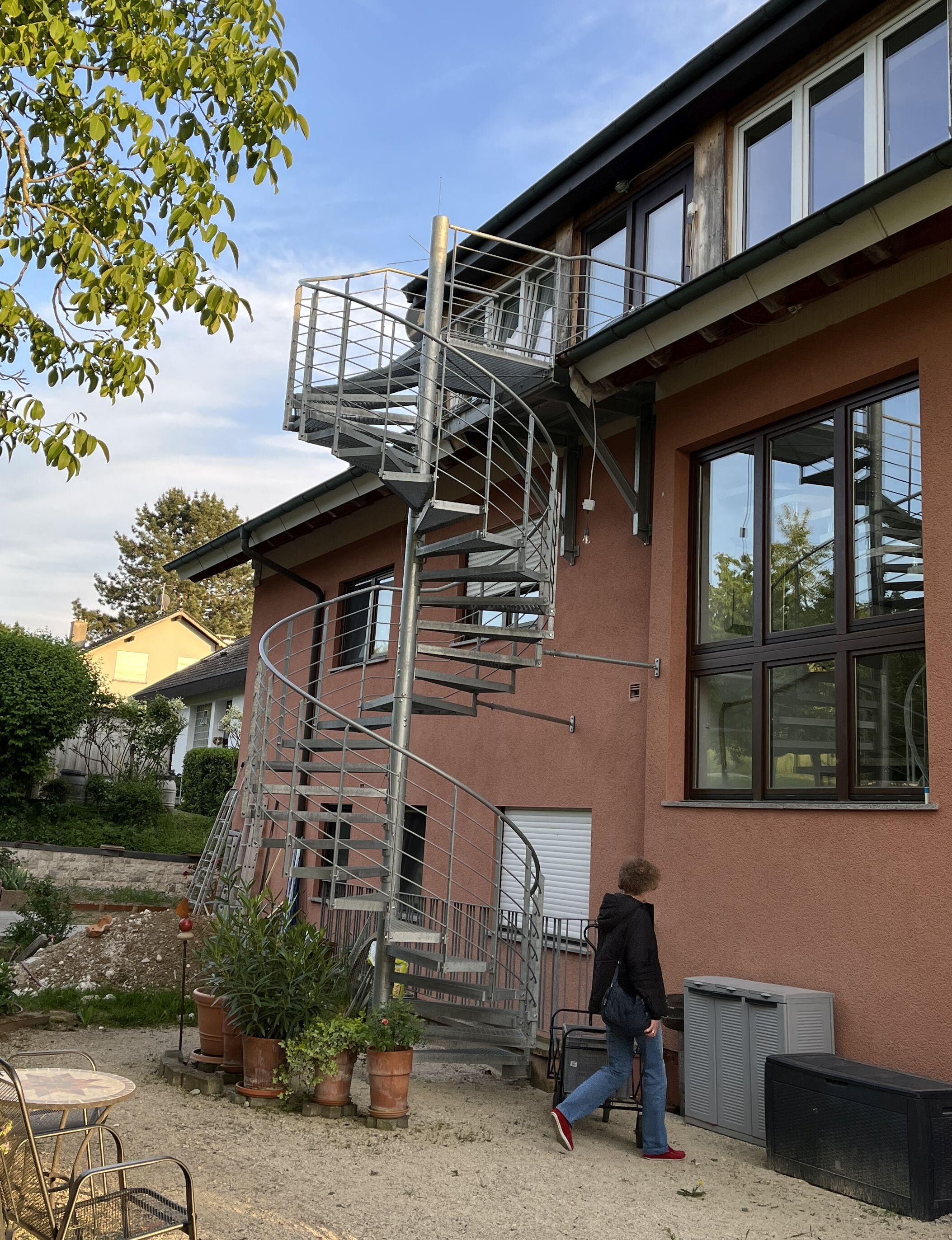 Wohnungszugang über Feuertreppe
