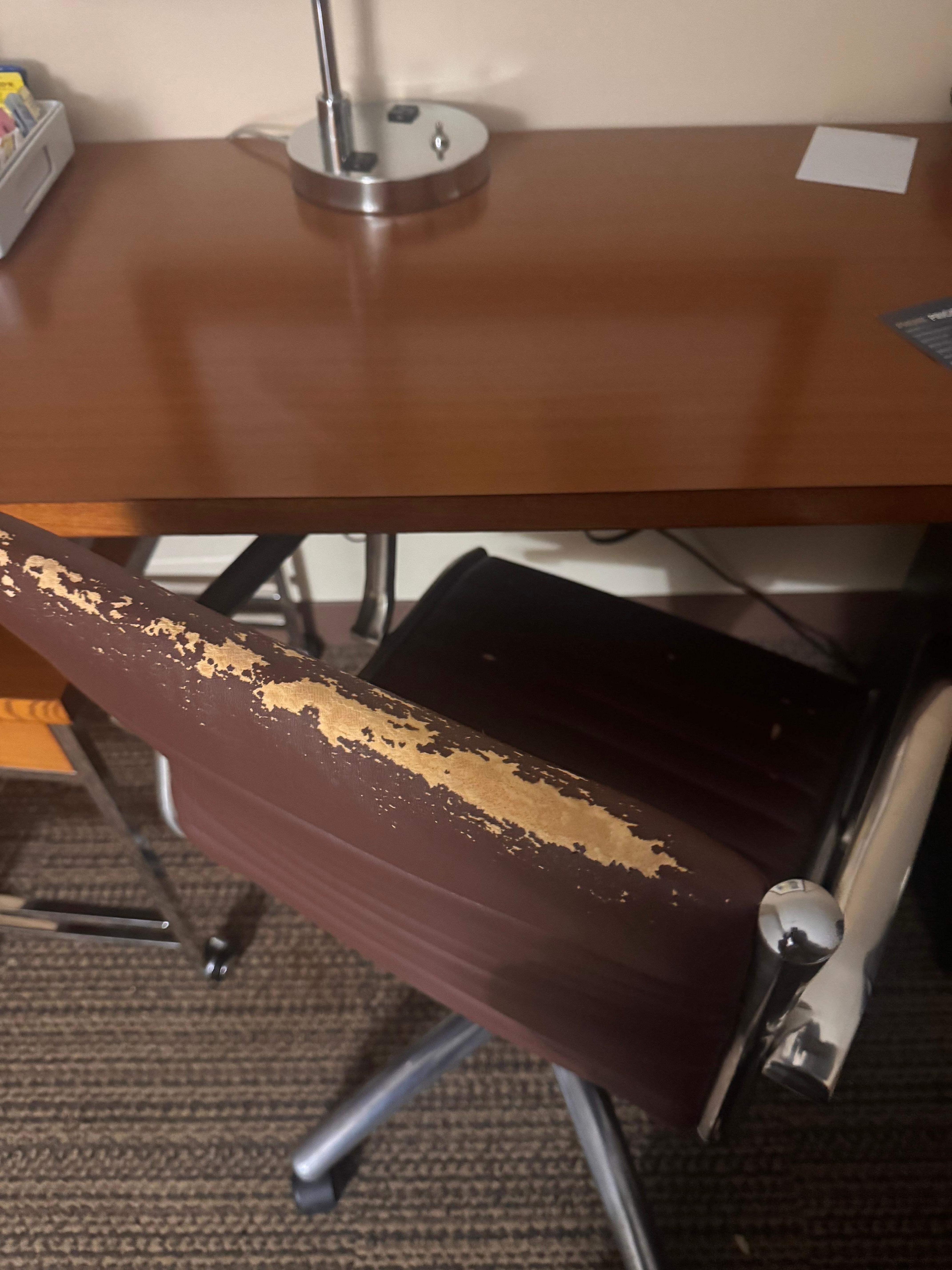 The room was not clean and the appliances were in bad condition.