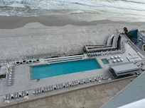 Oceanfront heated pool, hot tub and outdoor bar