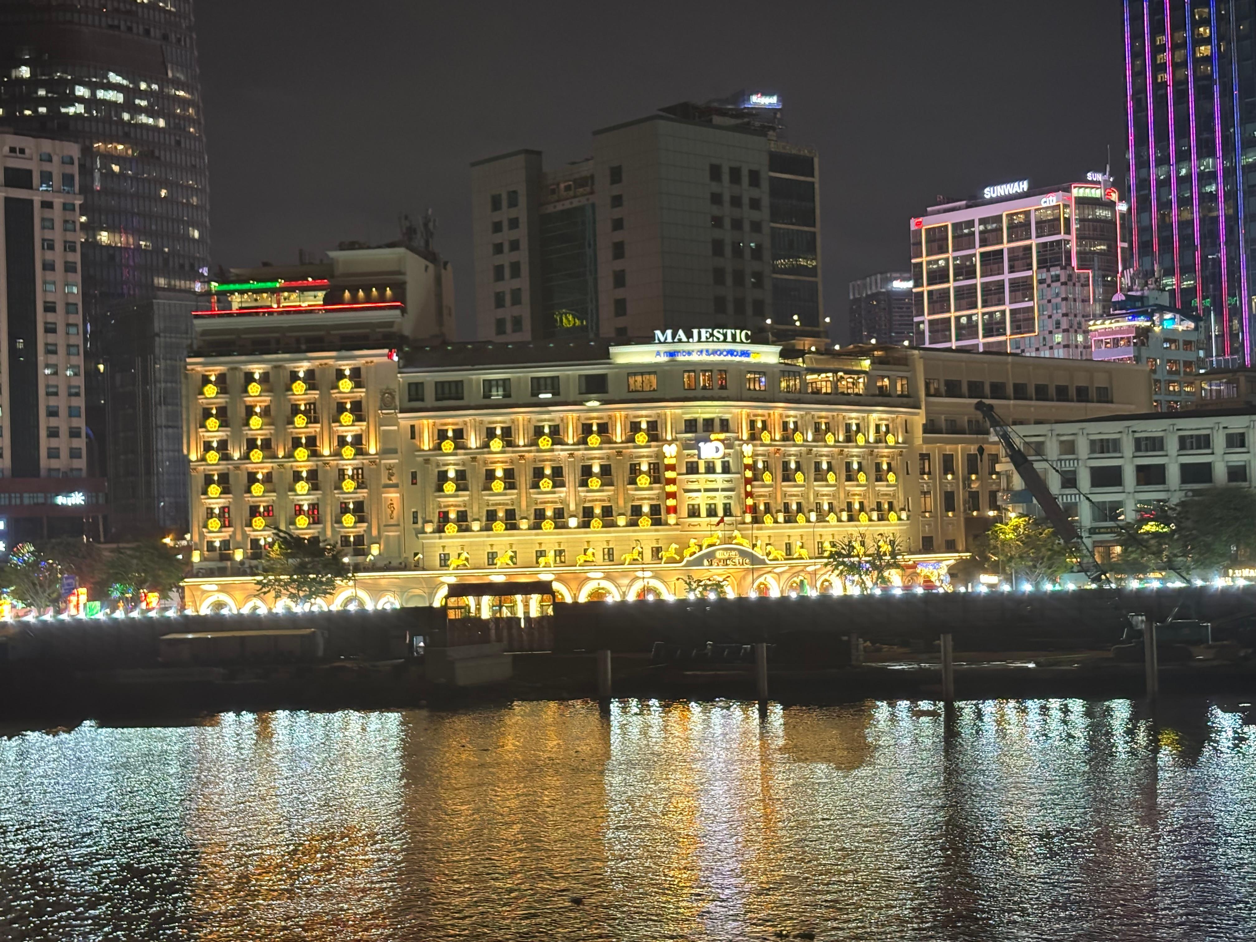 サイゴン川クルーズの船上から