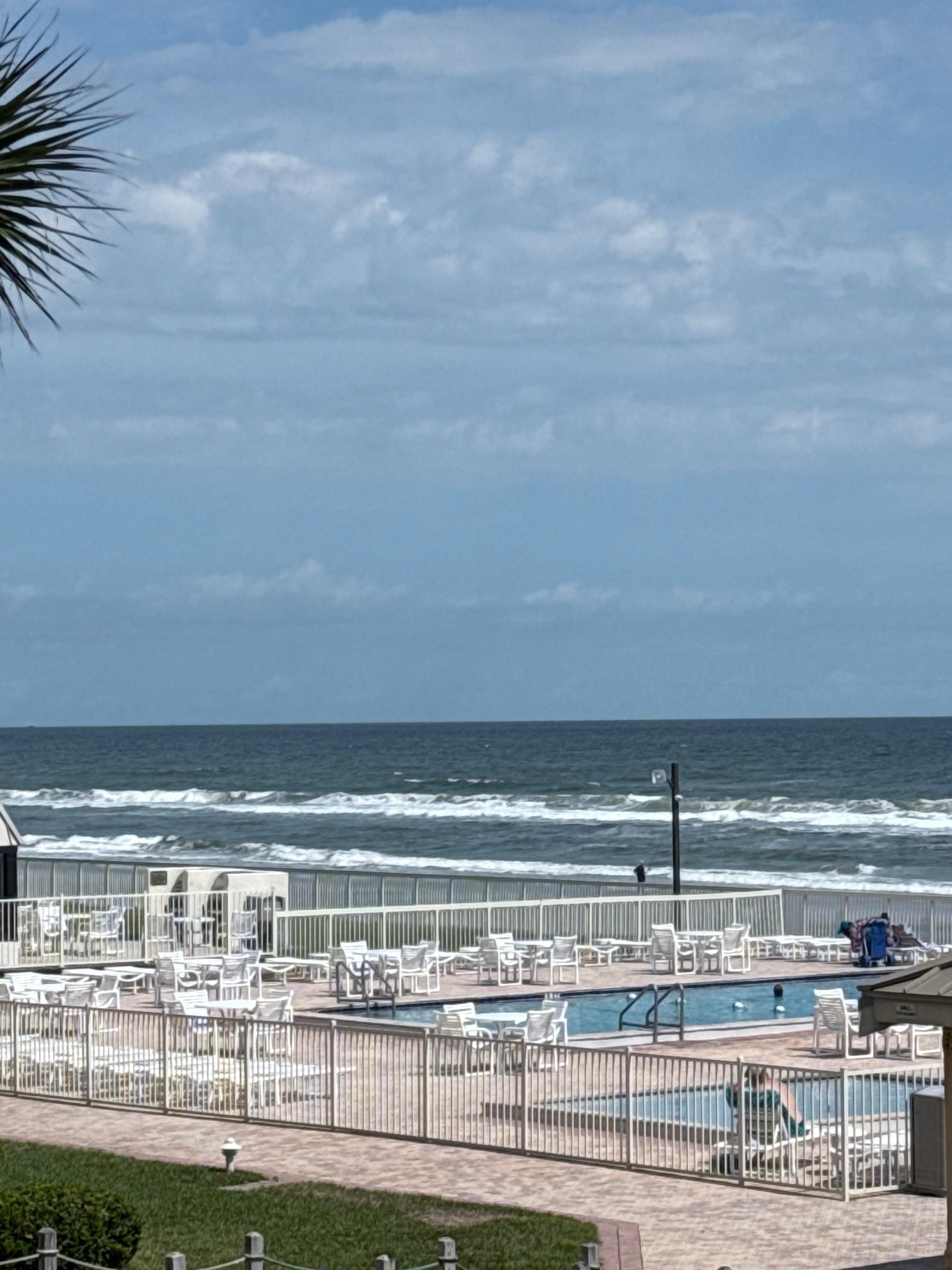 Nice view of the ocean with a wonderful ocean breeze 