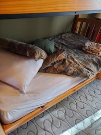 no sheets on bunk beds