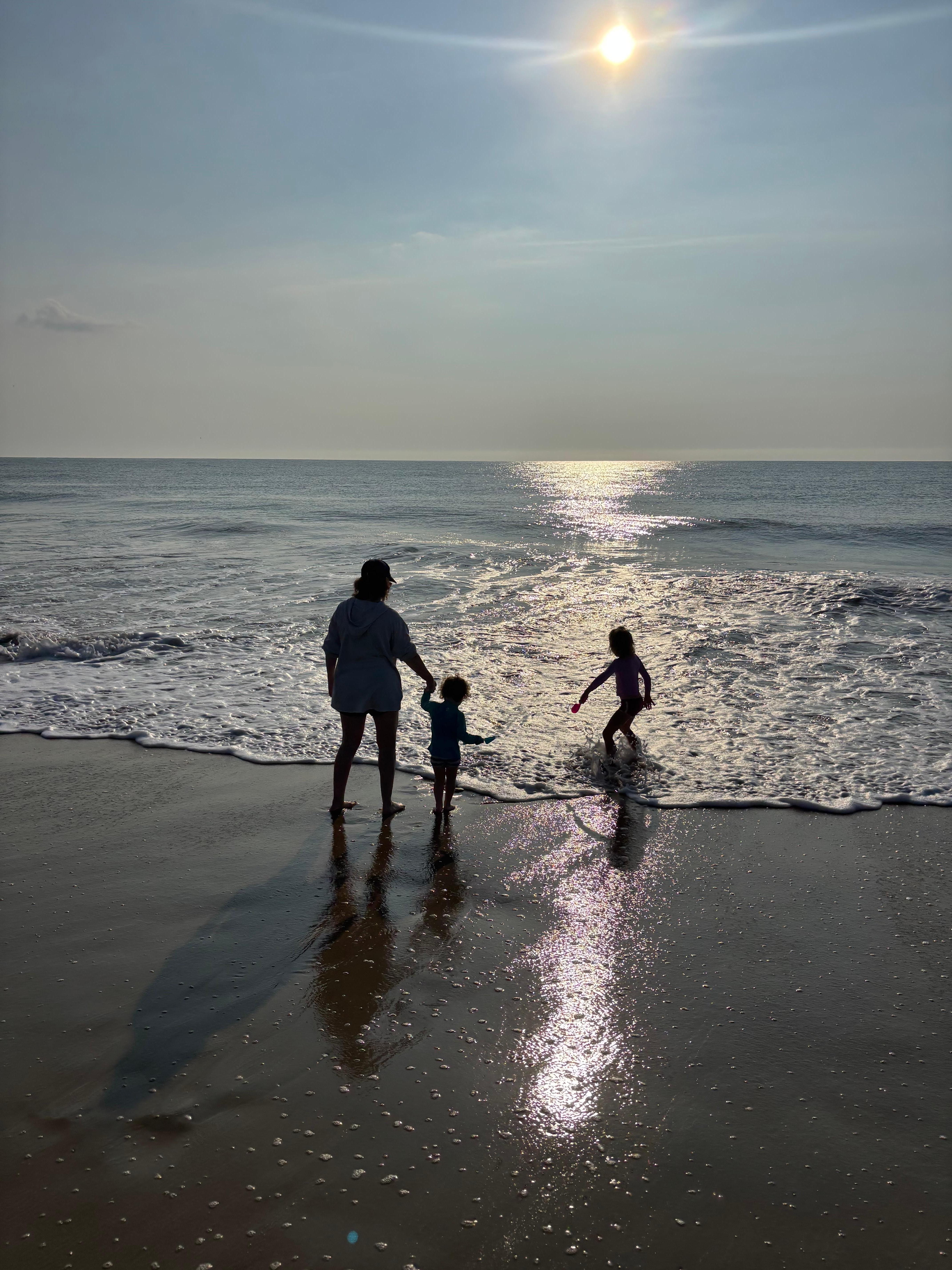 Morning walk to the shore in minutes