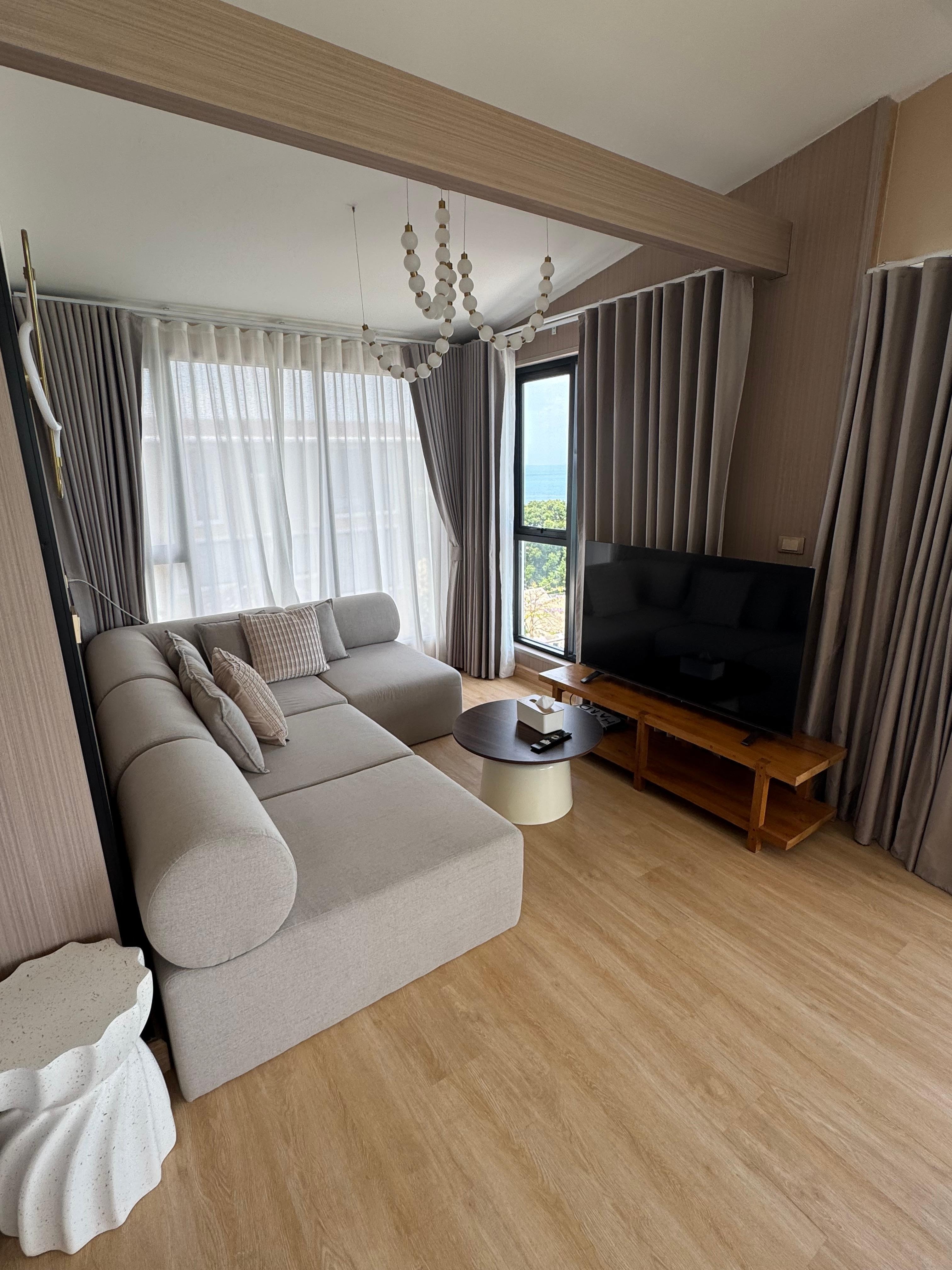 Superior Studio (Room C301)