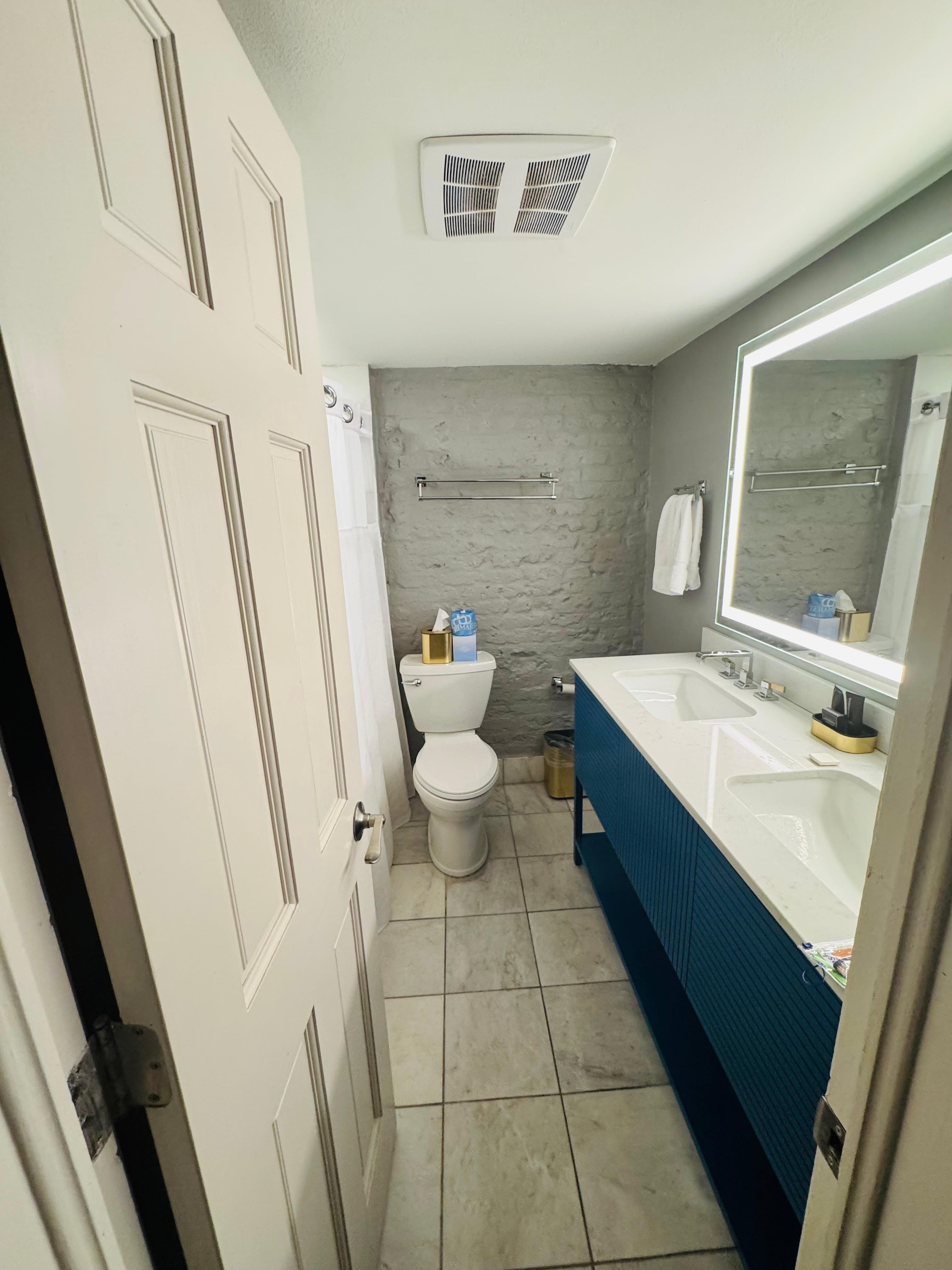 Very efficient bathroom