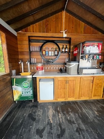 Self-serve bar