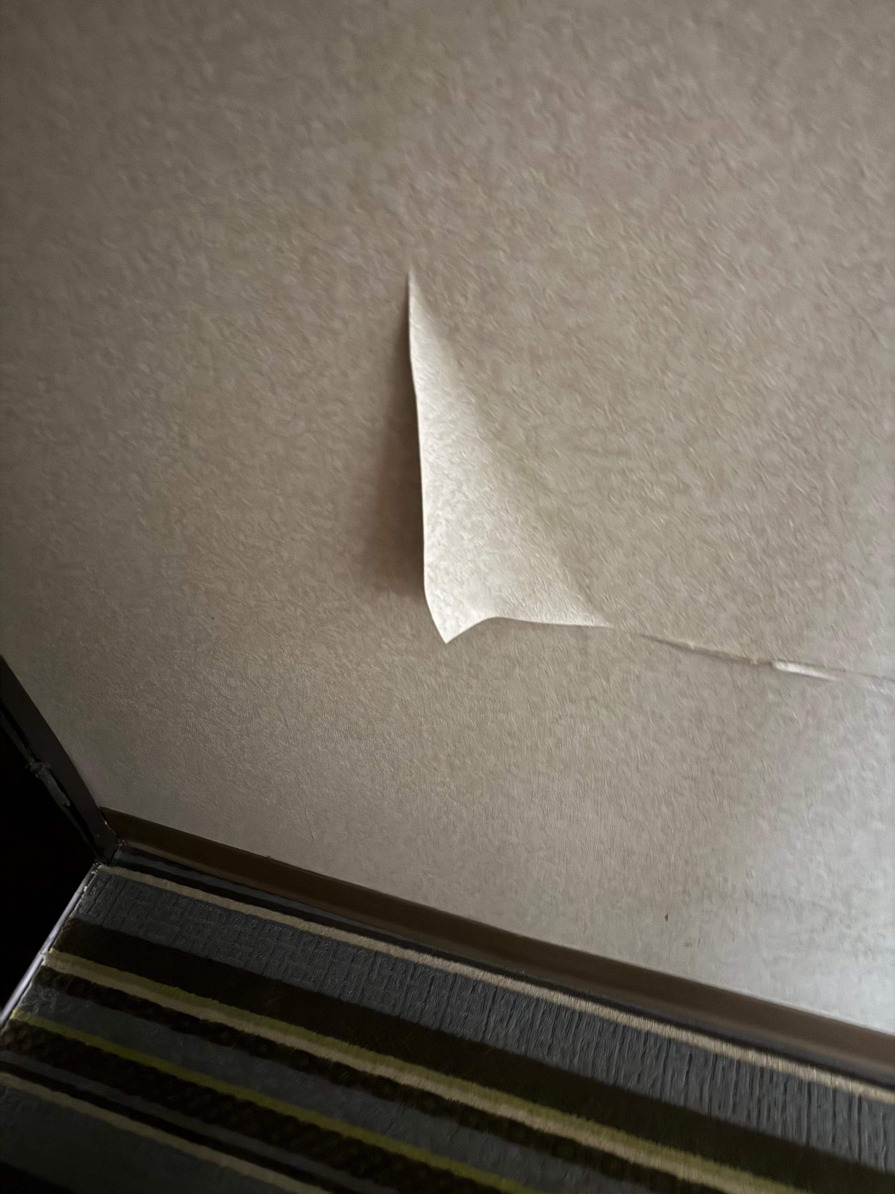 One example of wallpaper peeling 