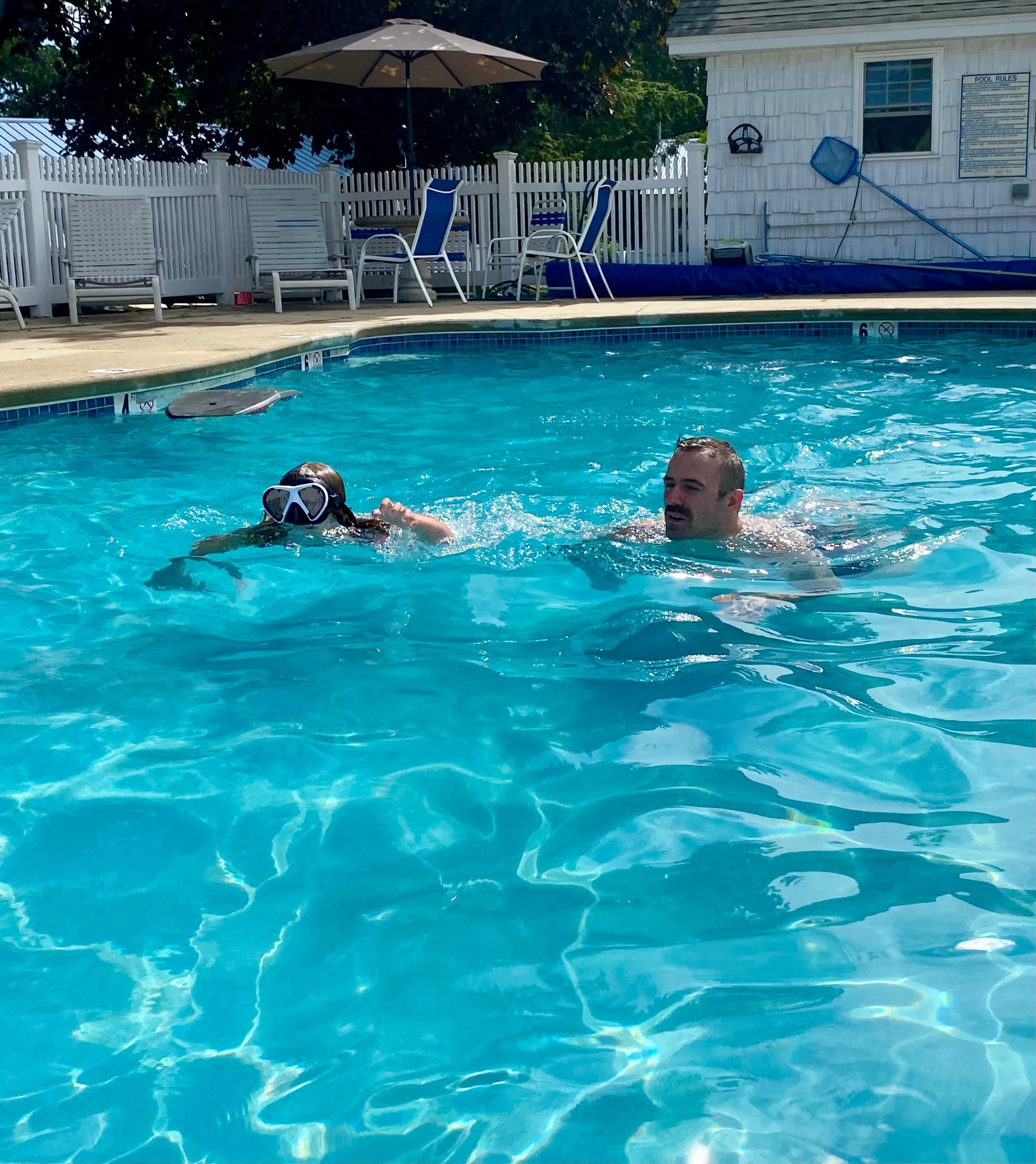 Clean pool