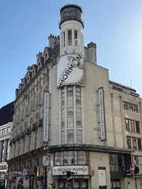 Hotel and Prince Of Whales Theatre share the City block