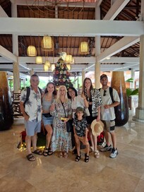 Amazing staff, great food.