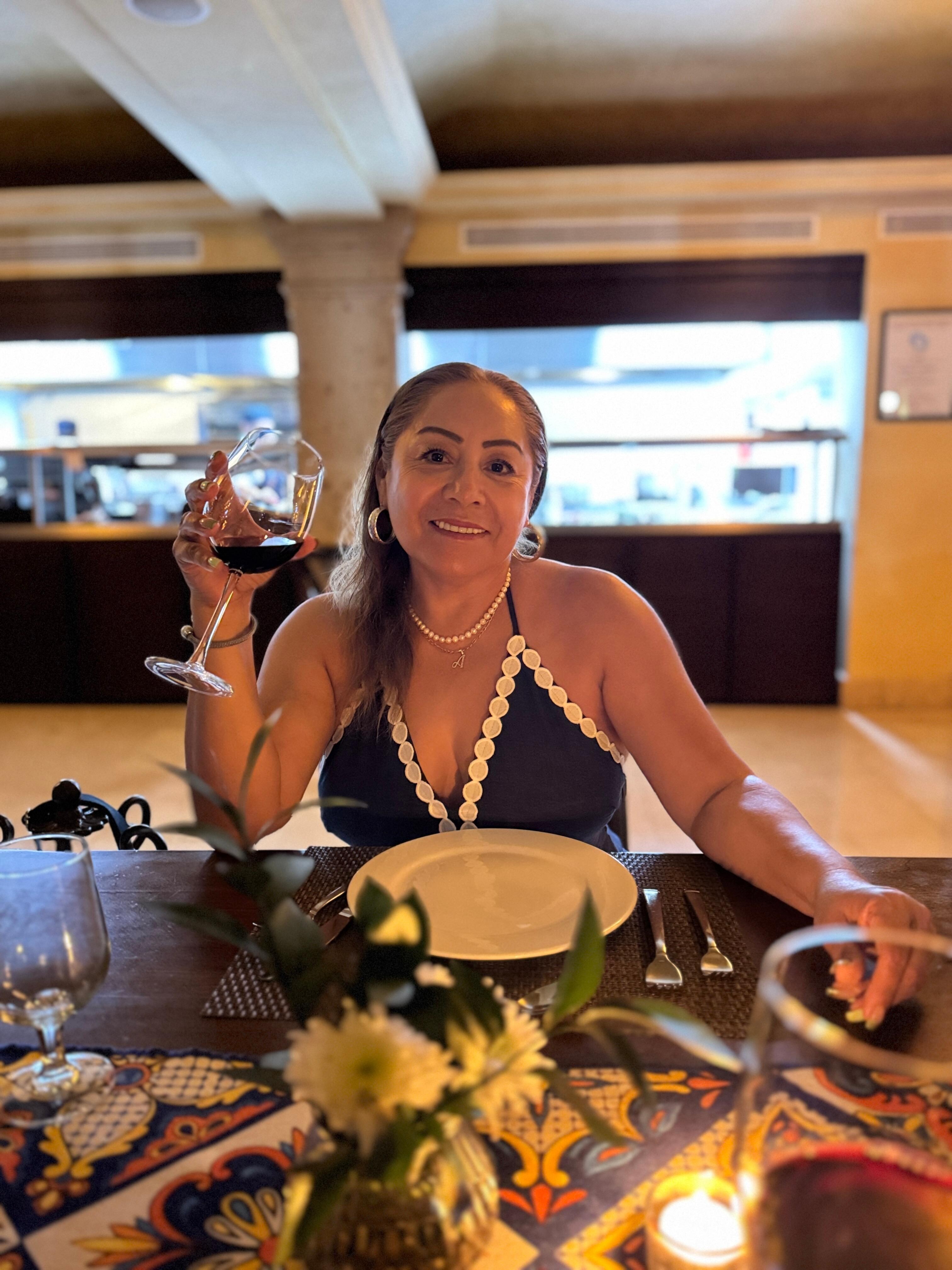 Cena, riquísima en el lugar de Hotel.