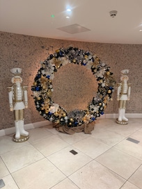 Very pretty Christmas display