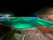 Piscina a noite