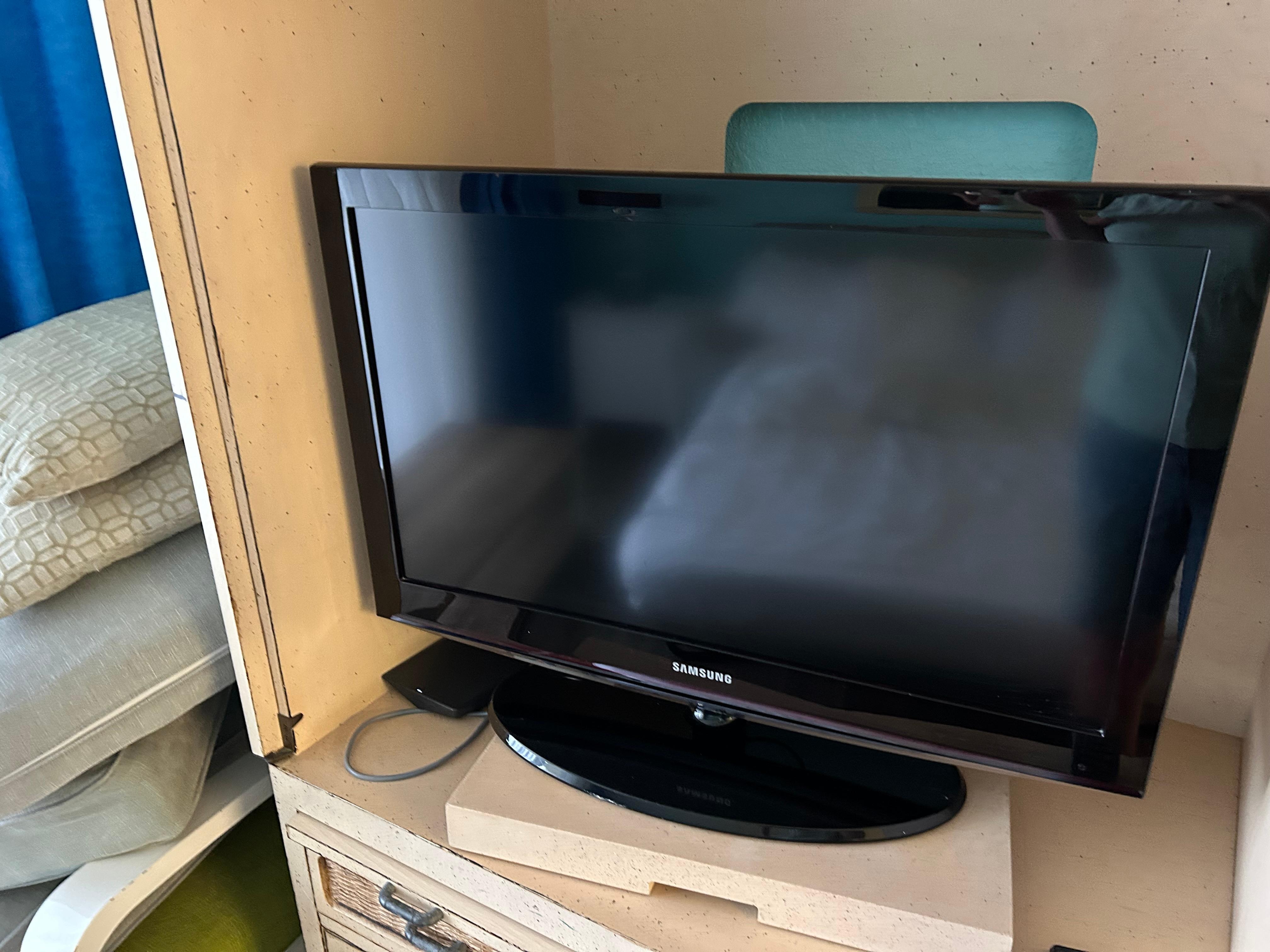 TV in living room didn’t work. 