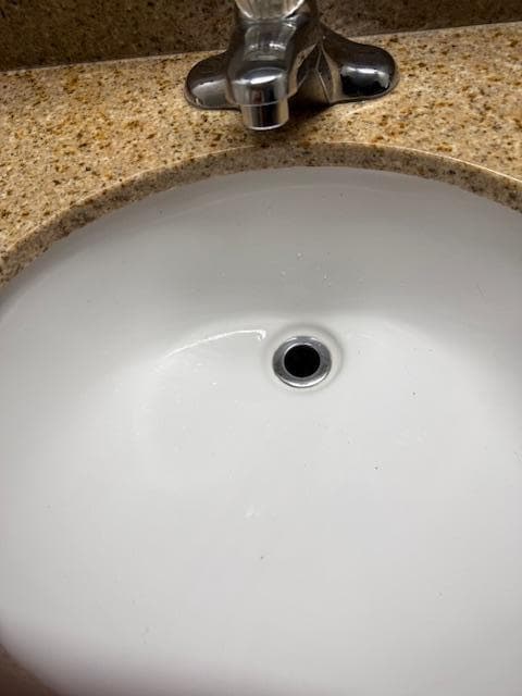 No stopper in sink