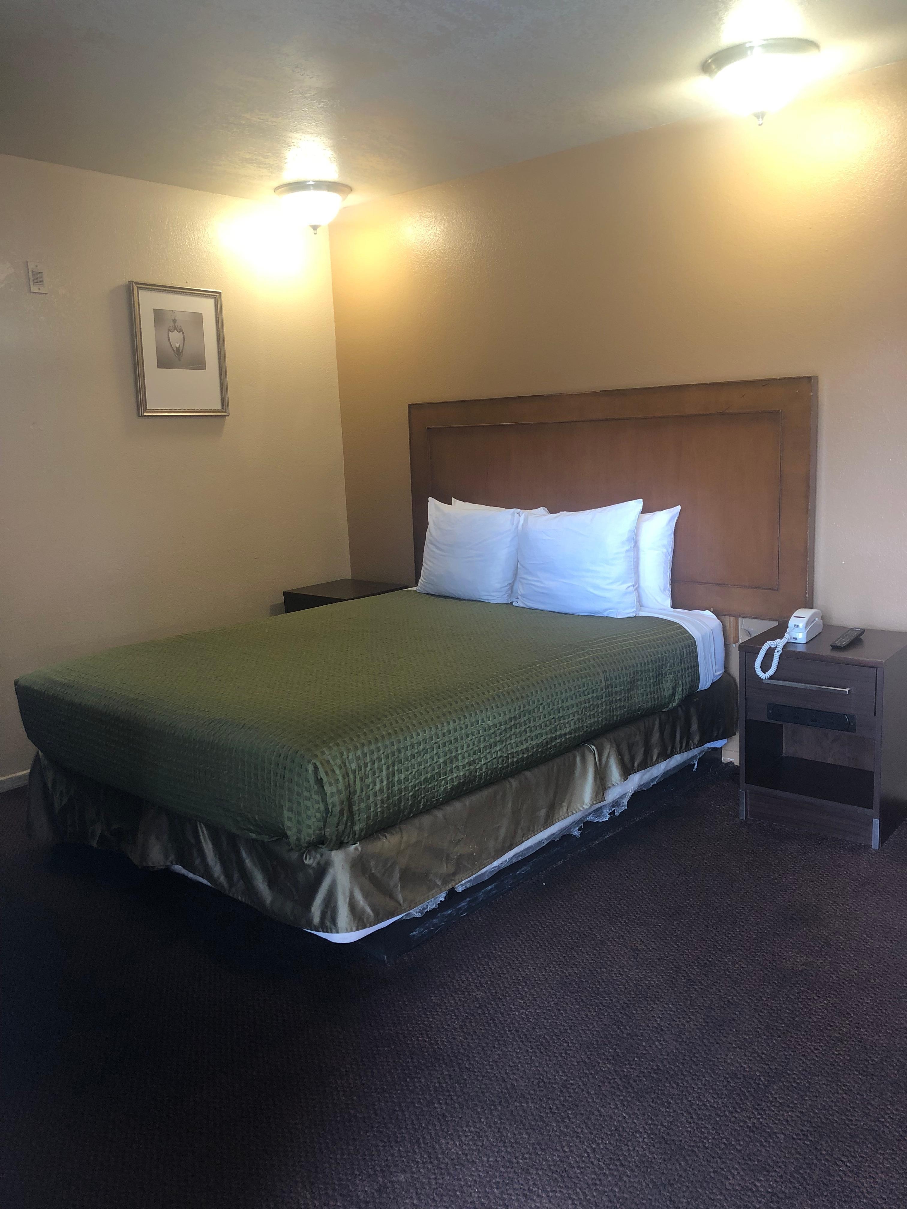 Queen size bed & very comfortable 