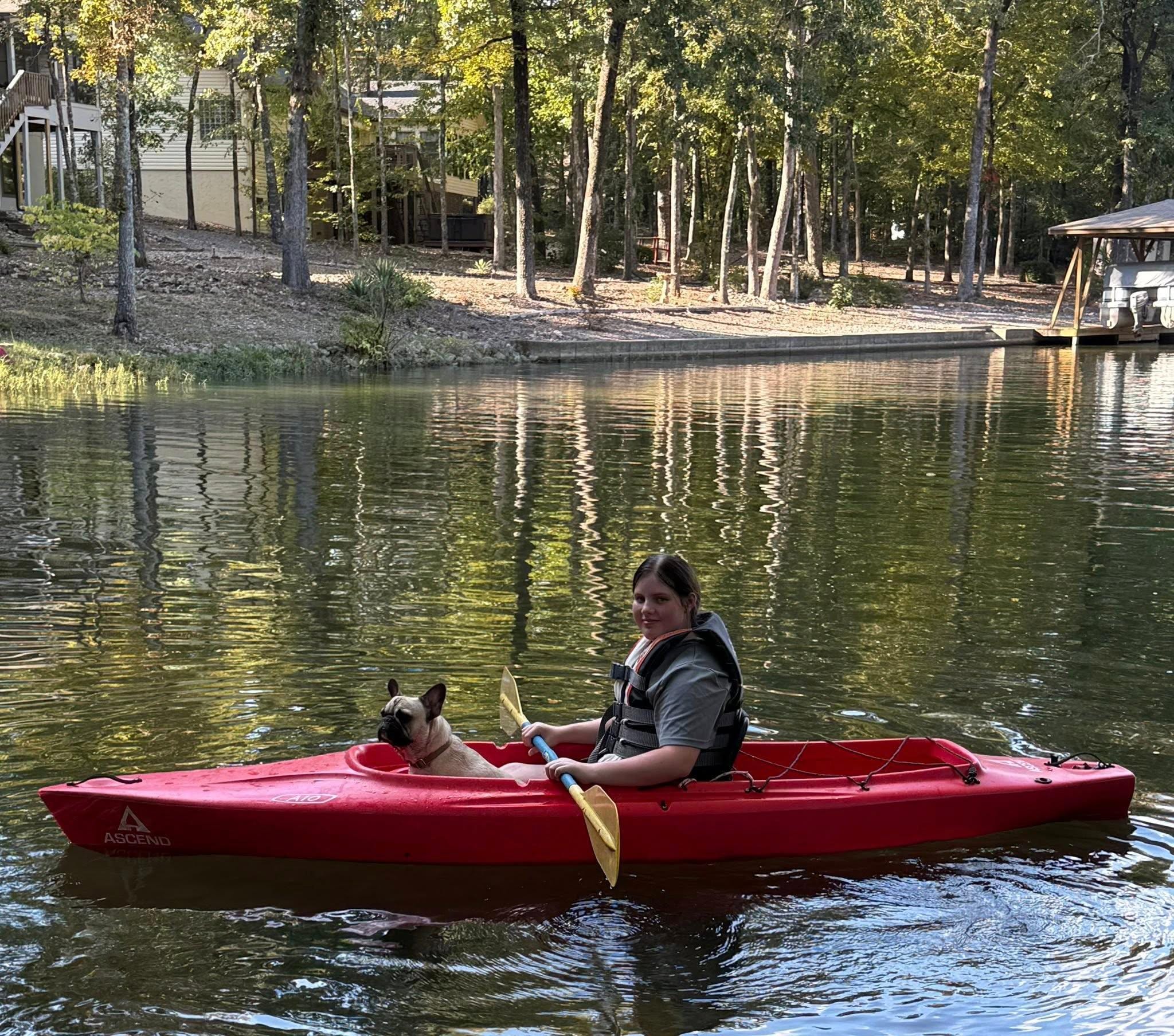 Easy access to the water. There are 2 kayaks on the property, and we brought 2.