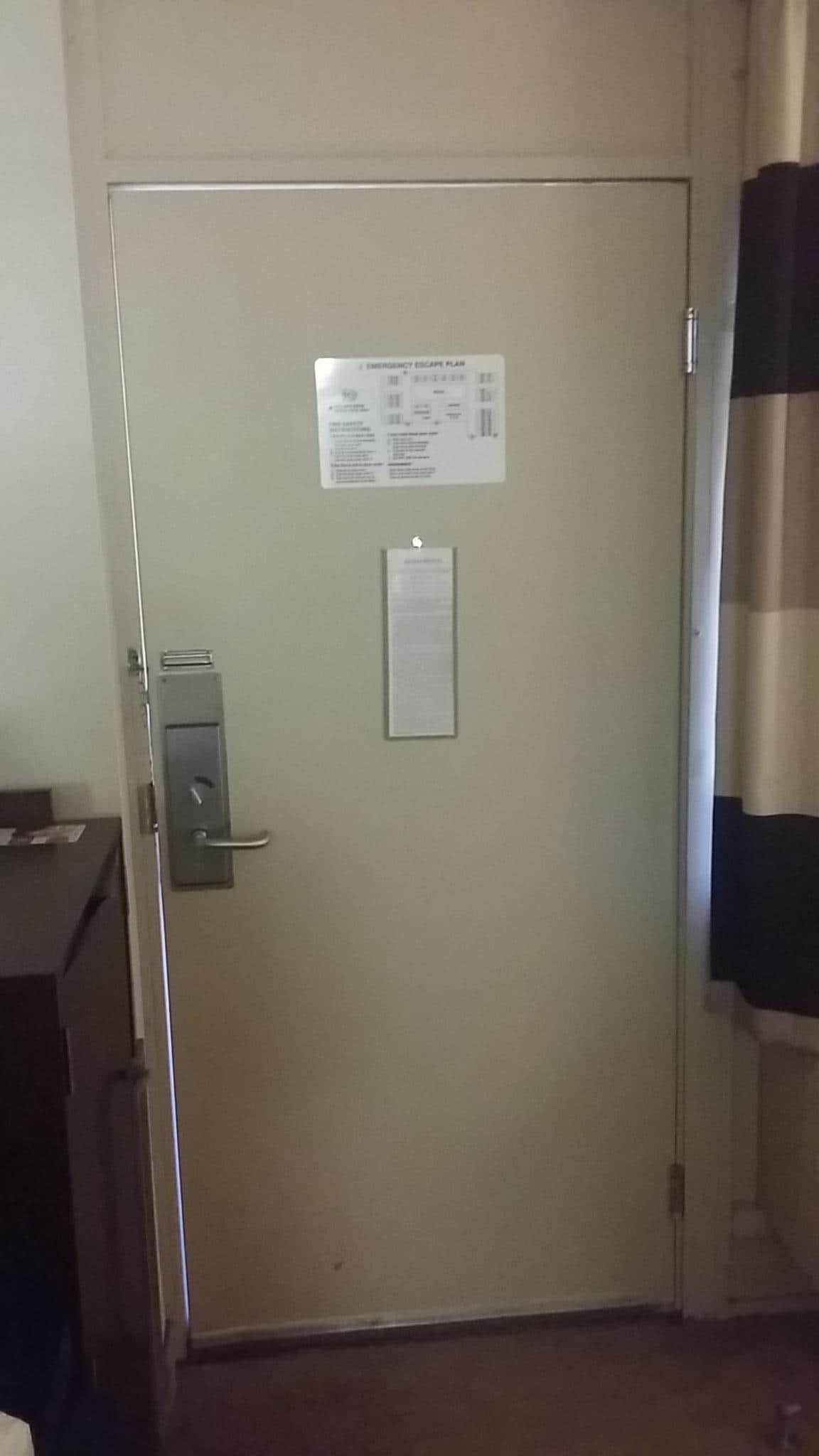 locked door gap
