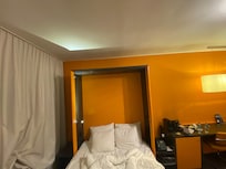 tozlu ve örümcek ağları mevcut