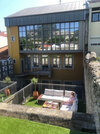 Im Aussenbereich kleine Inseln zu Entspannung
