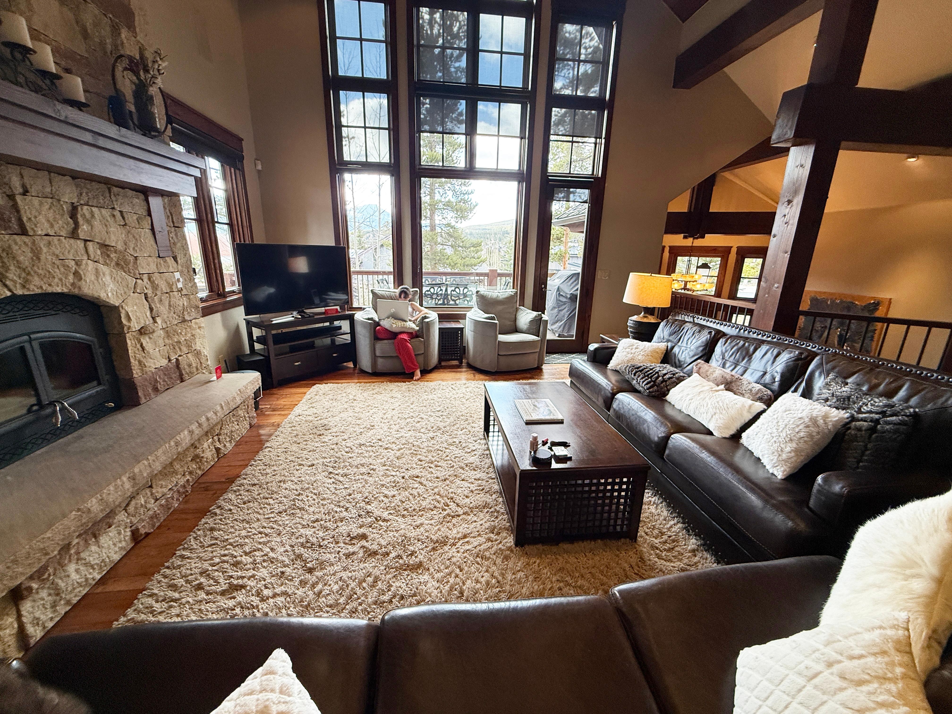 The tall ceilings and windows are amazing!