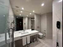 Nice bathroom