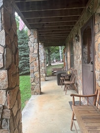 Back side if cabin, and there’s a nice outdoor shower