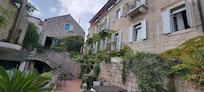 Outdoor hotel breakfast and restaurant courtyard