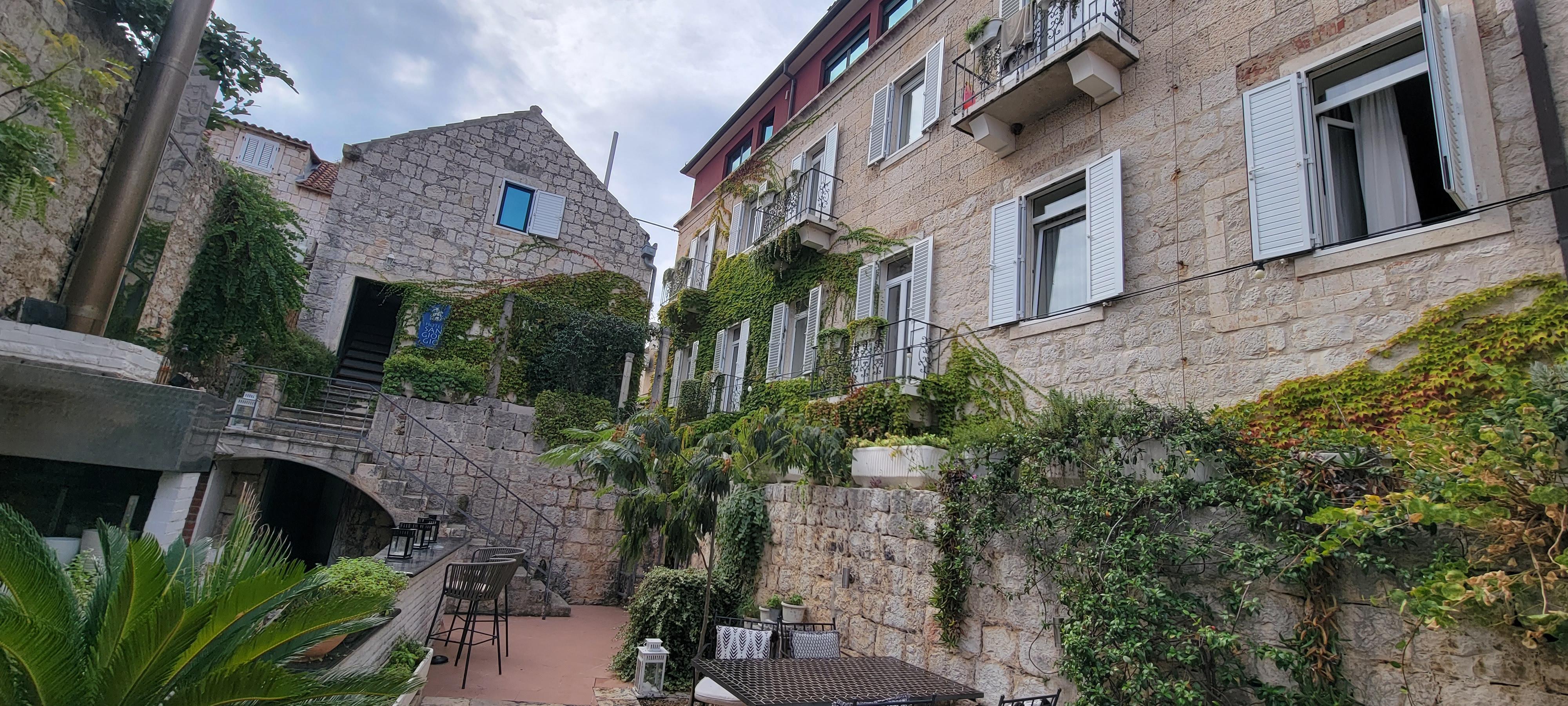 Outdoor hotel breakfast and restaurant courtyard