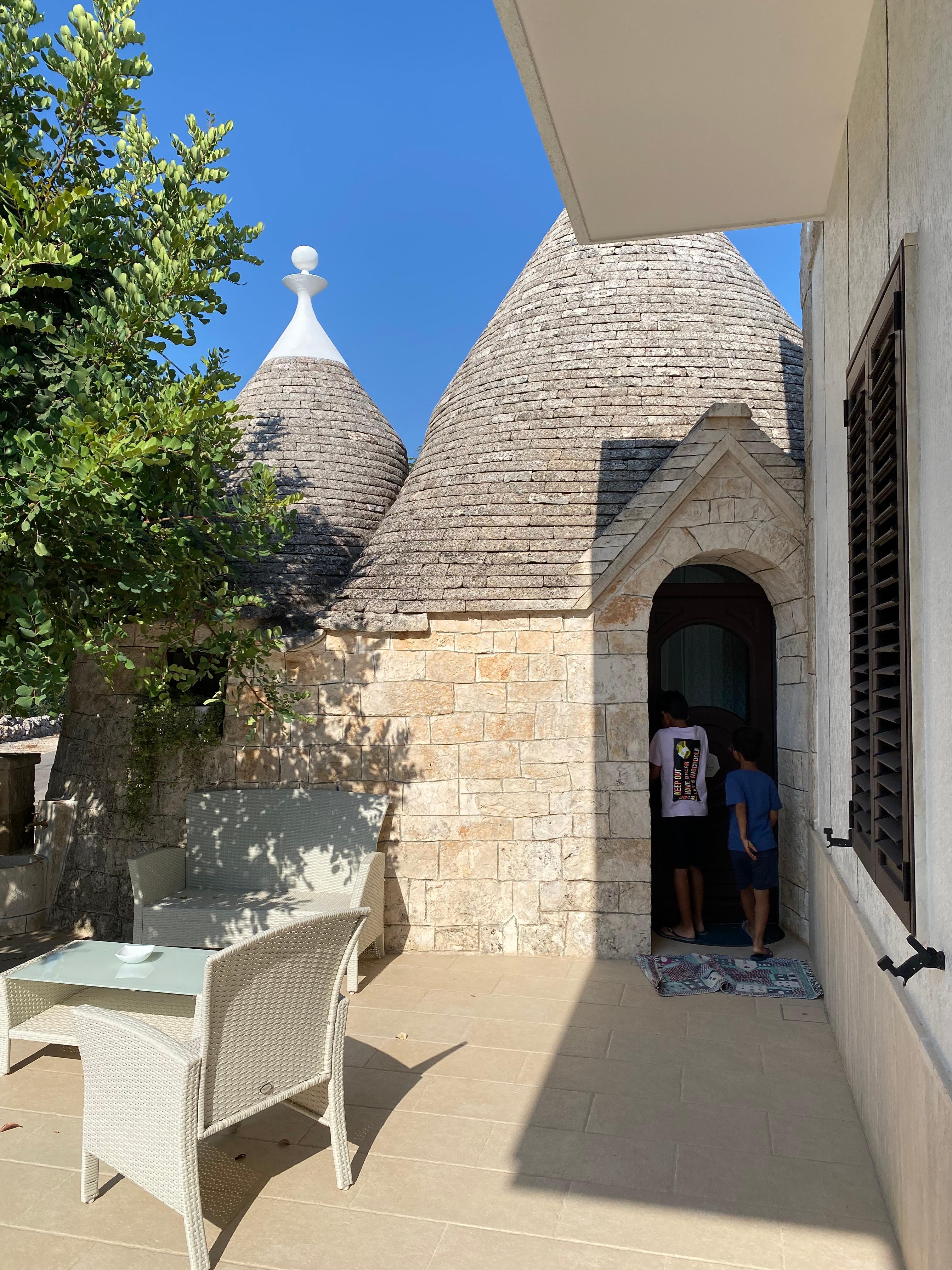 Habitation typique de la région des pouilles, le «trullo ».