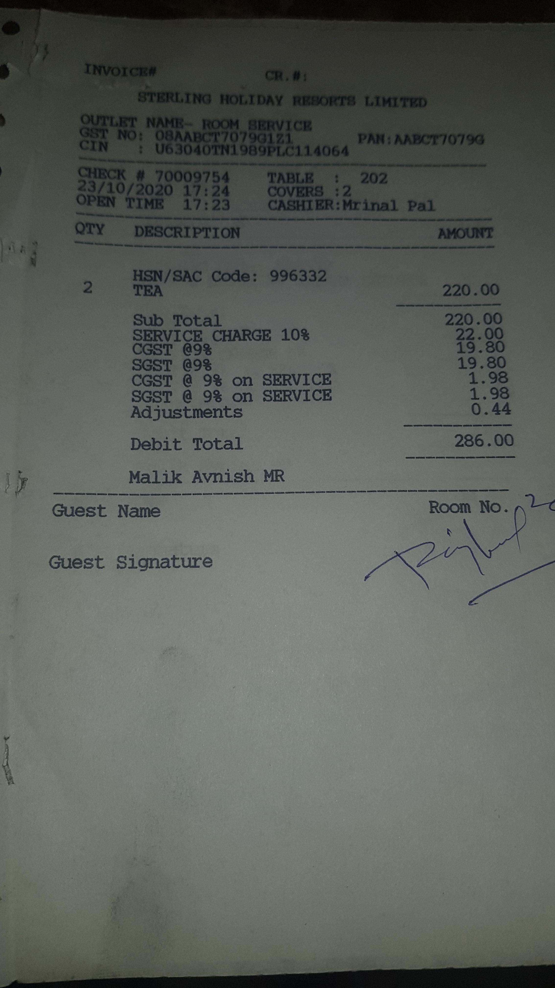 286 Rupees for 2 cups of ordinary teas. It's not about paying an extraordinary price, but only if the product or service is extraordinary.