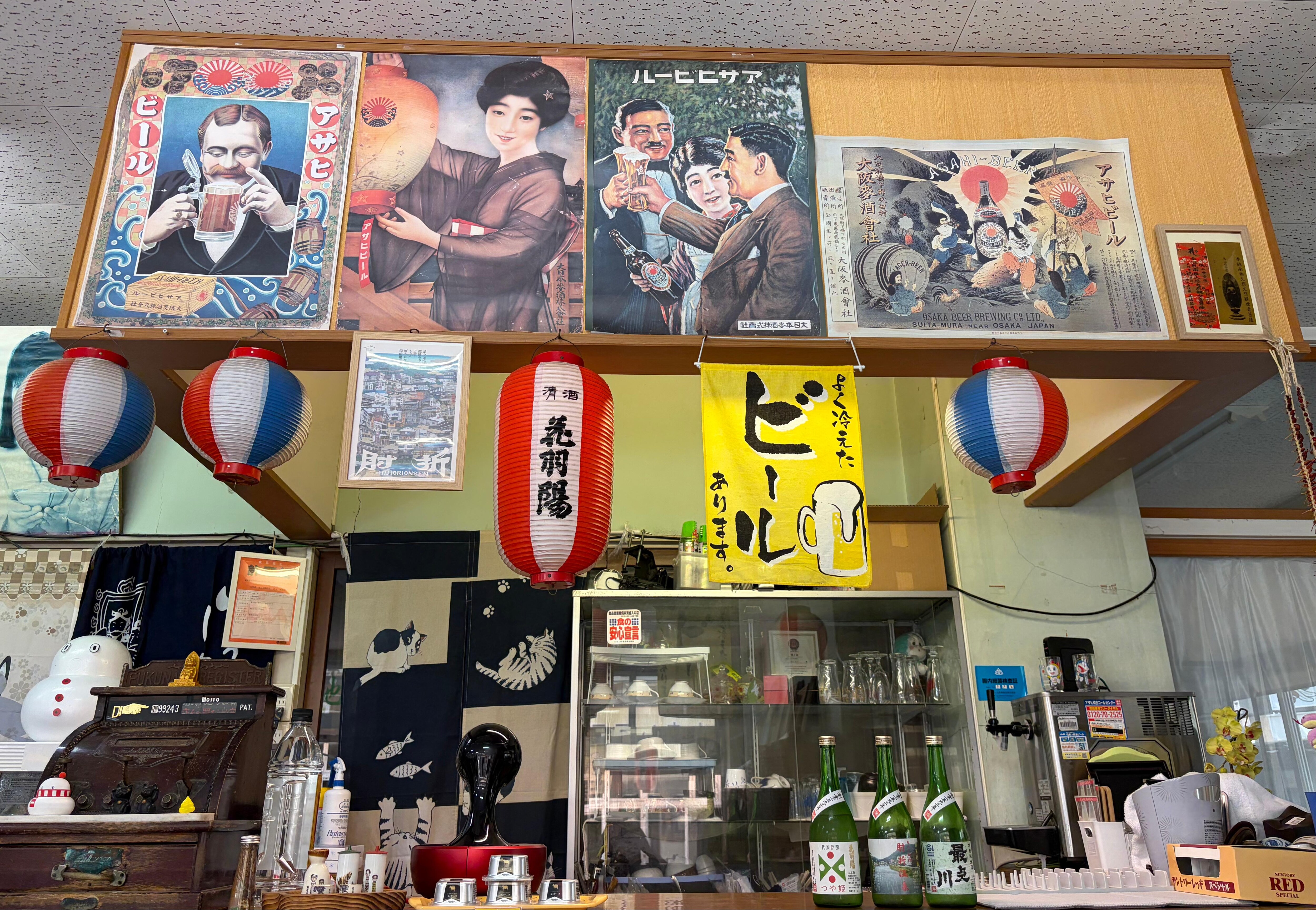 地元の商店（利き酒させてもらいました）