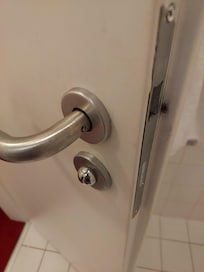 Schnapper defekt - schließt nicht