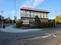 Side View of Inn with Lots of Easy Parking