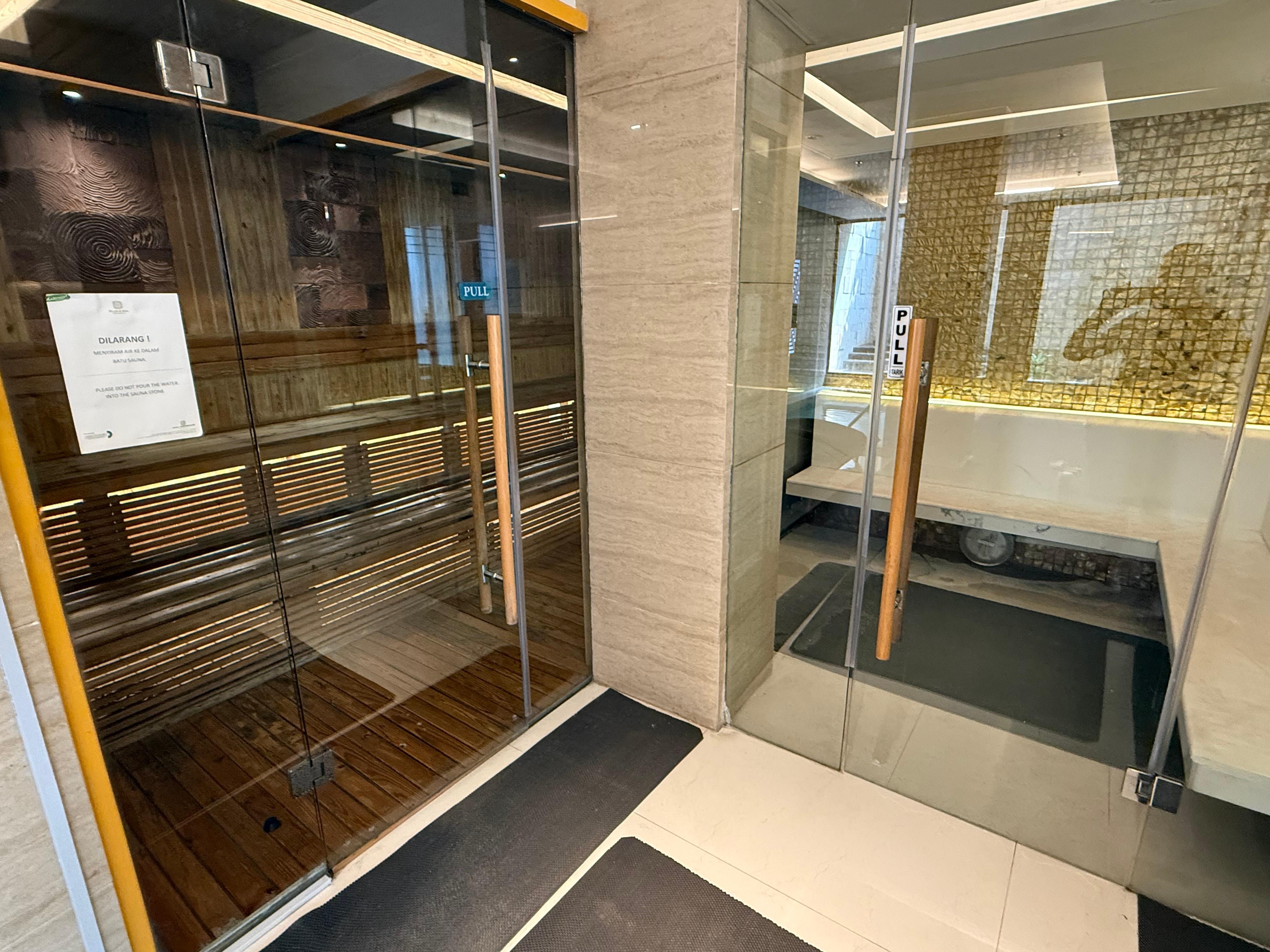 Sauna was so so, could’ve been hotter but the one next to it once on, filled with hot steam and was great 