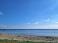 Kleiner Strand nur 1 Minute entfernt