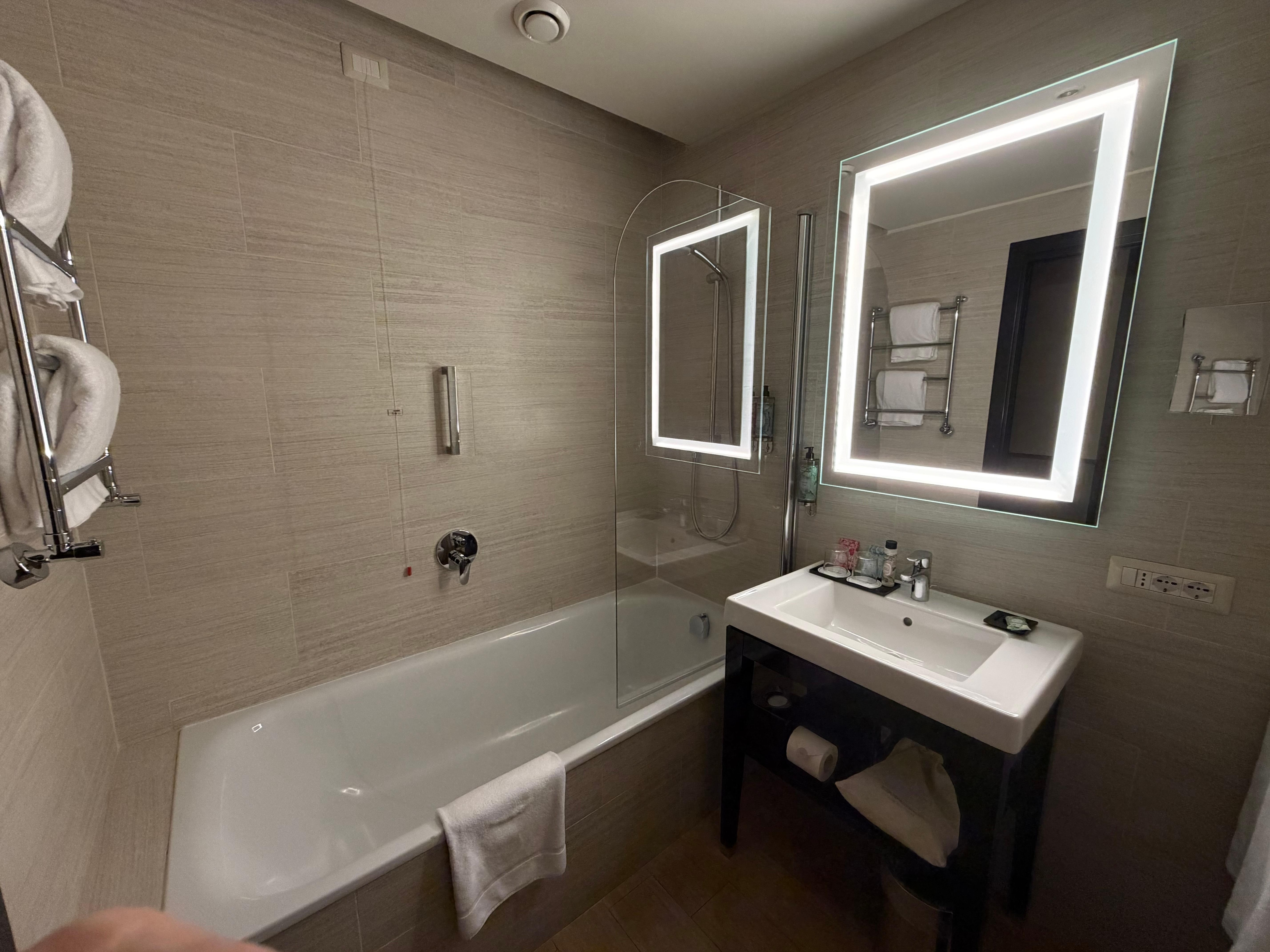 Nice to have a tub/shower combo. None of the hotels we stayed in this trip had enough counter space!