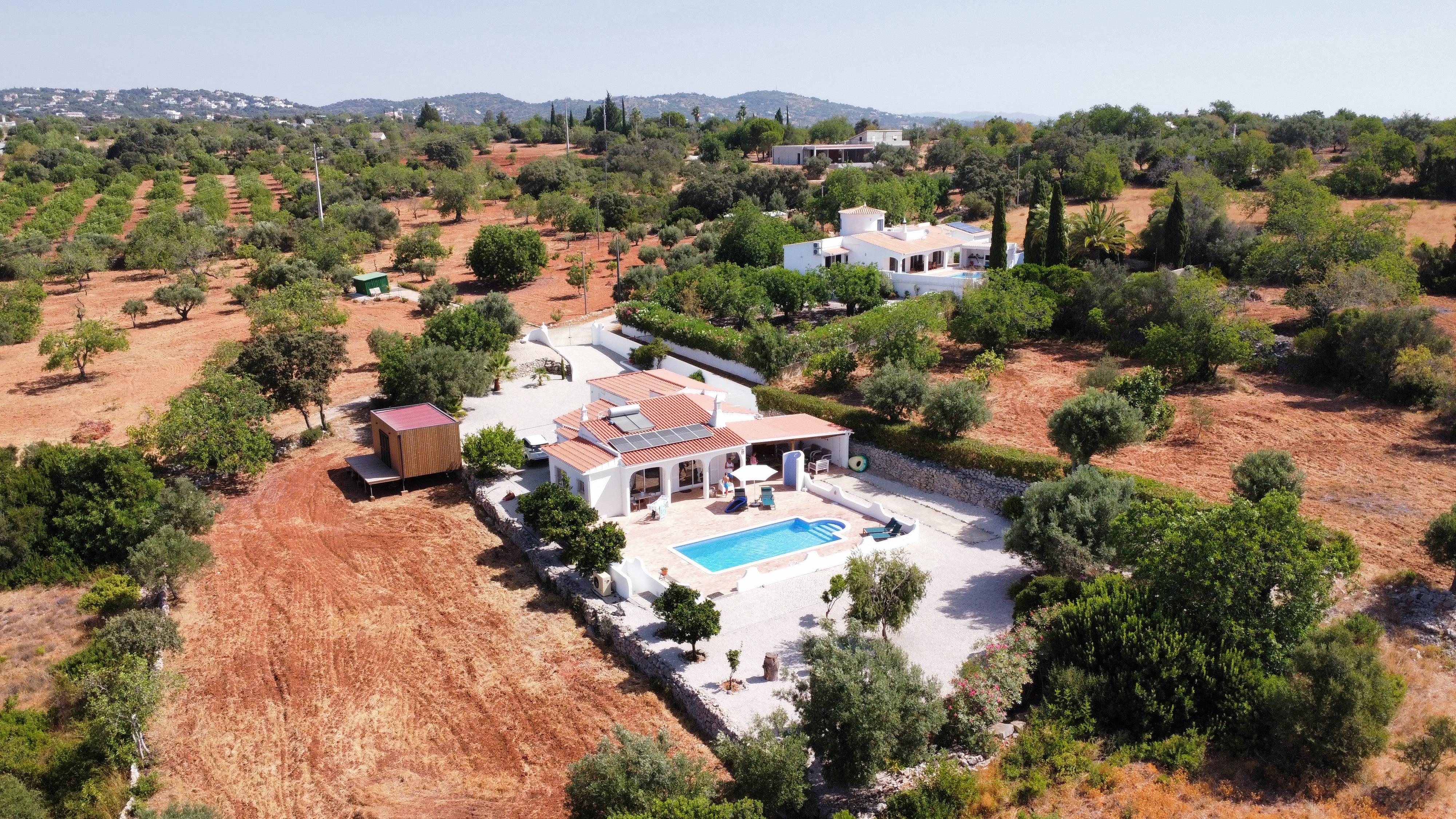 Blick von oben auf die Villa 