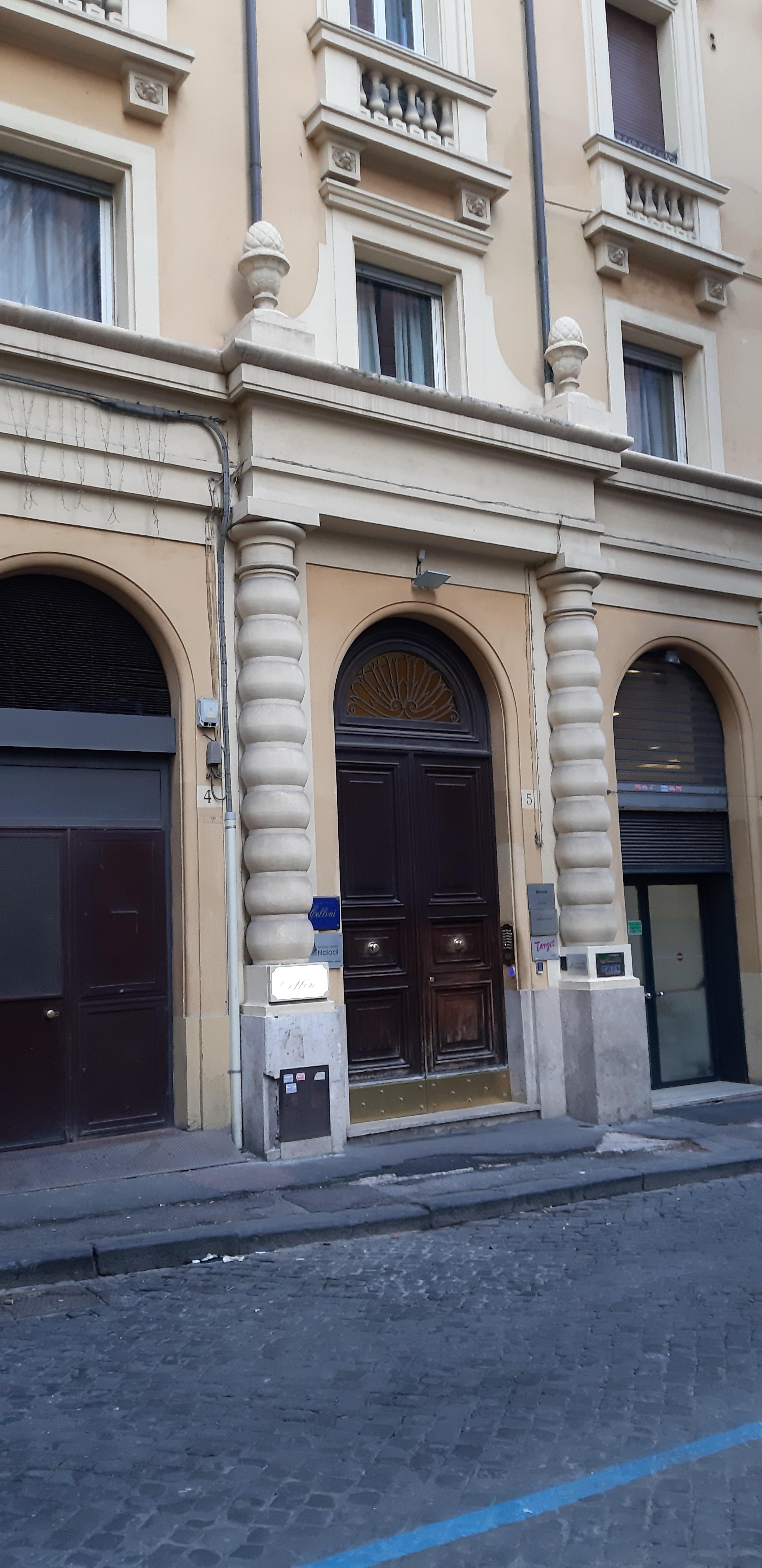 Entrée de l hÎtel